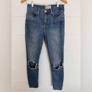 Free People high rise skinny jeans 28 ripped knee, distressed